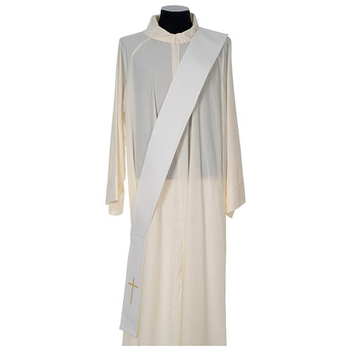 Chasuble ivoire 100% polyester bande centrale satinée IHS et broderie 6