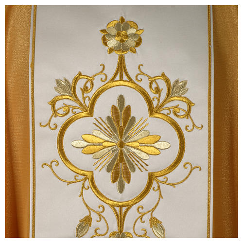 Chasuble in pure wool with embroidery on gallon, golden Gamma 2