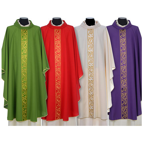 Chasuble in polyester with satin embroidered gallon and V neckline Gamma 1