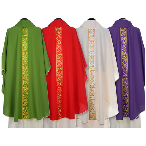 Chasuble in polyester with satin embroidered gallon and V neckline Gamma 2