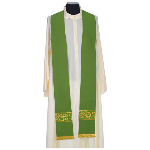 Chasuble in polyester with satin embroidered gallon and V neckline Gamma 8