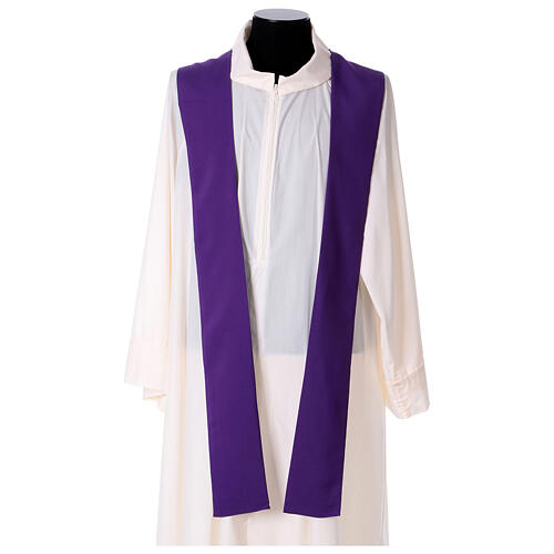 Catholic Priest Chasuble 100% polyester with machine embroidery cross, light fabric Gamma 9