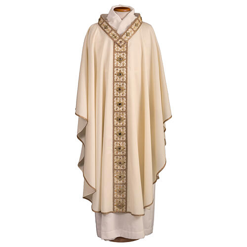 Chasuble with golden braided neckline and banding, 100% wool Gamma 3
