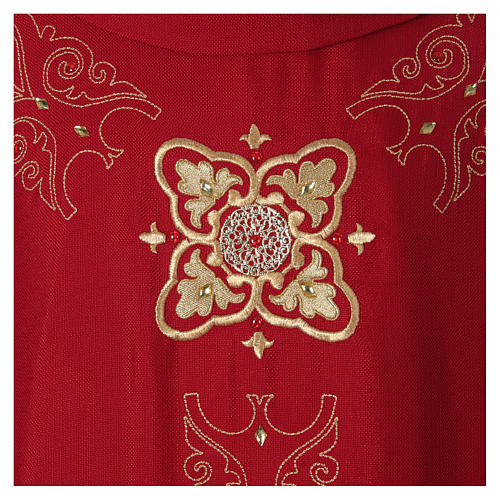 Chasuble with Italian neckline and golden embroideries 2