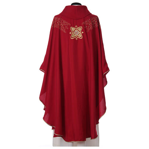 Chasuble with Italian neckline and golden embroideries 5