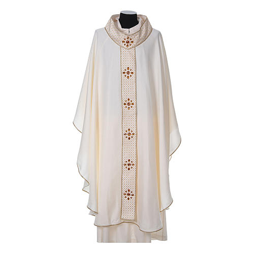 Chasuble with Italian neckline and stones decorations 5