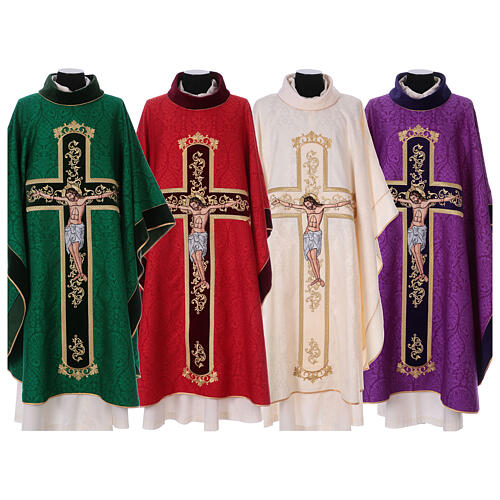 Liturgical chasuble of damask fabric with crucifix 1