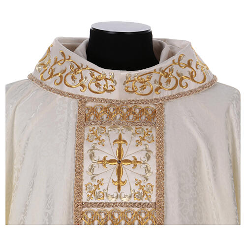 Chasuble with golden crosses on orphrey, 64% acetate 36% viscose Gamma 4