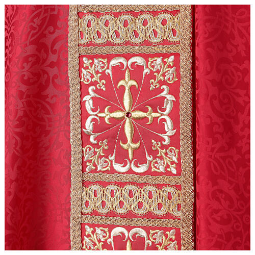 Chasuble with golden crosses on orphrey, 64% acetate 36% viscose Gamma 7