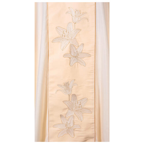Ivory Marian chasuble with golden lilies and Mary's monogram 3