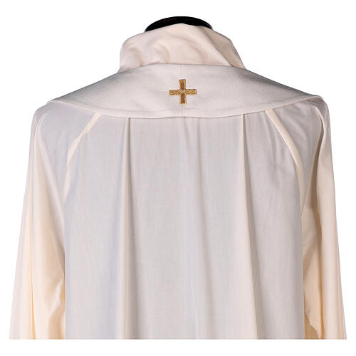Ivory Marian chasuble with golden lilies and Mary's monogram 7