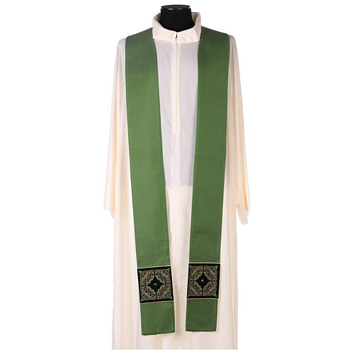 Chasuble étole velours broderie or 4 couleurs viscose polyester 7