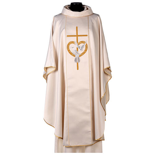 Chasuble broderie croix colombes polyester 1