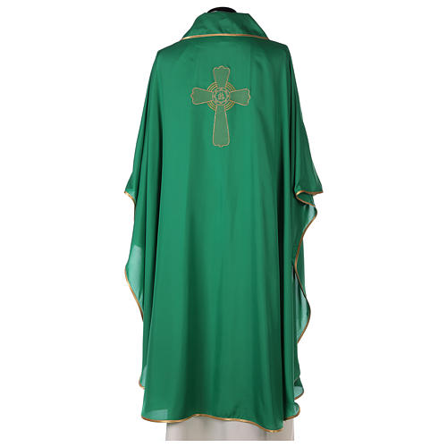 Chasuble polyester broderie croix décorée 4
