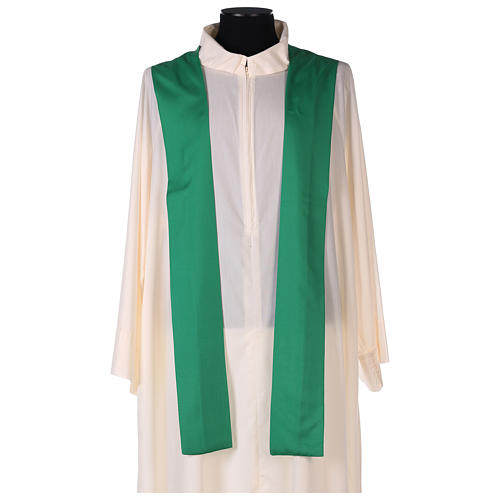 Chasuble polyester broderie croix décorée 5