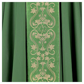 100% wool chasuble with decoration of golden grape shoots and strass