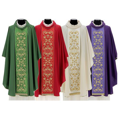 100% wool chasuble with decoration of golden grape shoots and strass 1