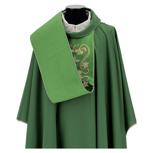 100% wool chasuble with decoration of golden grape shoots and strass 6