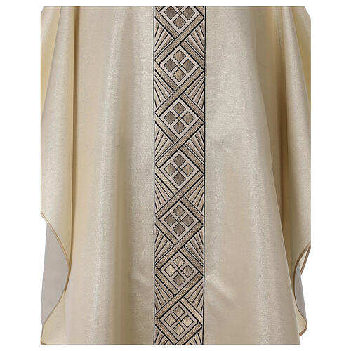 Gold chasuble in polyester and wool with gold gallon 3