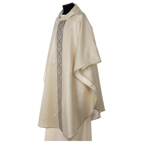 Gold chasuble in polyester and wool with gold gallon 4