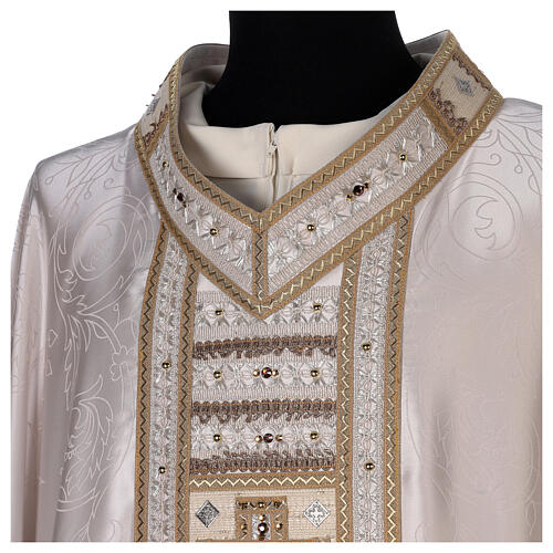 Ivory-coloured chasuble with golden orphrey band and stones, acetate and viscose Gamma 6