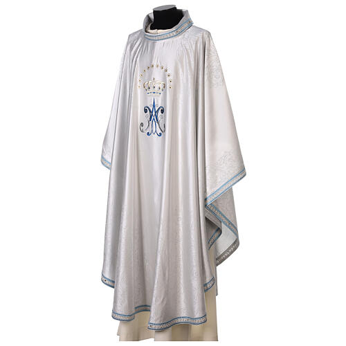 White chasuble with machine-embroidered marial pattern, acetate and viscose Gamma 5