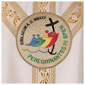 Kasel im gotischen Stil mit Schalkragen zum Jubiläum 2025, von Slabbinck, mit offiziellem Logo als Stickerei