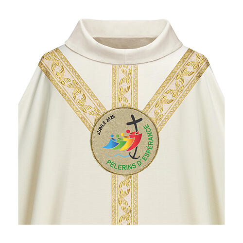 Chasuble gotique Slabbinck Jubilé 2025 logo officiel brodé FRA couleur ivoire et or 2