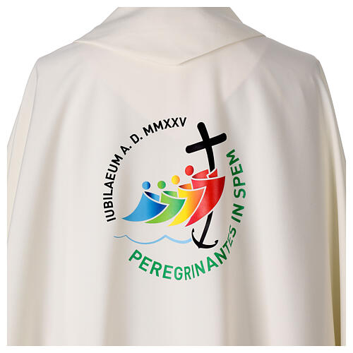 Casulla Jubileo 2025 logotipo impreso colores marfil multiidioma 8