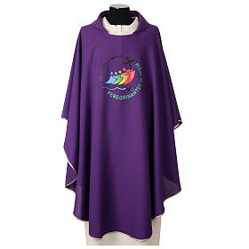 Casulla Jubileo 2025 violeta logotipo impreso colores multiidioma