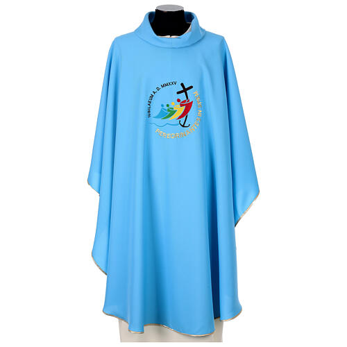 Casula azzurra Giubileo 2025 ricamo latino tessuto Vatican 1