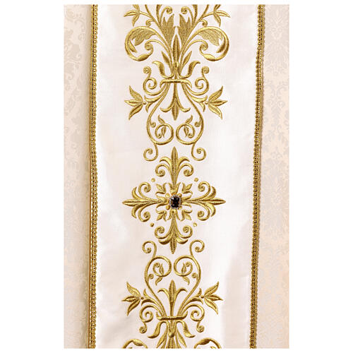 Ivory damask chasuble with Sacred Heart of Mary on the galloon 4