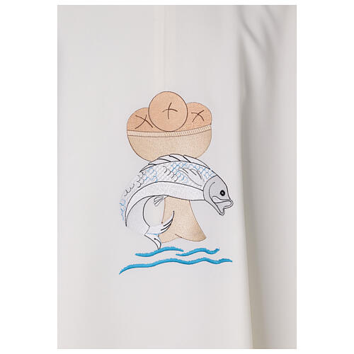 Kasel mit Stickerei „Brot und Fische“ auf der Vorderseite, „Pax Alfa und Omega“ auf der Rückseite – mit goldener Bordüre 9