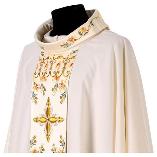 Chasuble with orphrey and floral embroideries in 100% wool by Gamma 5