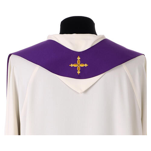 Chasuble with floral embroideries by Gamma 18