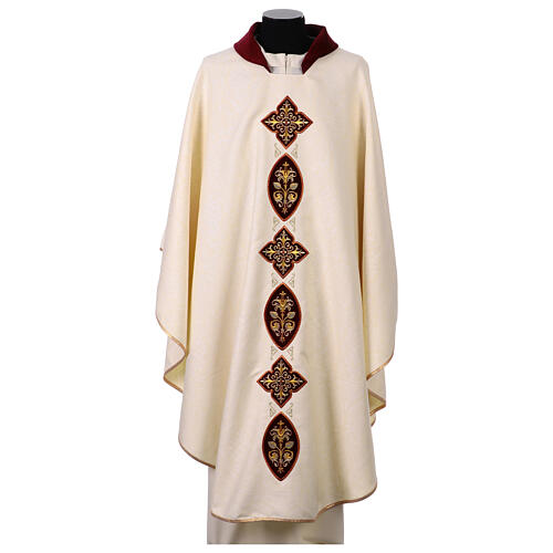 Damask chasuble with velvet collar and appliqués 7