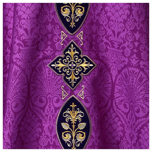 Damask chasuble with velvet collar and appliqués 10