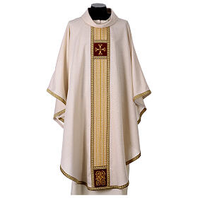 Chasuble détails fil or galon passementerie dorée perles gemmes