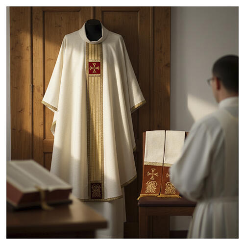 Chasuble gold thread details gold braid trimmings pearls gems 4