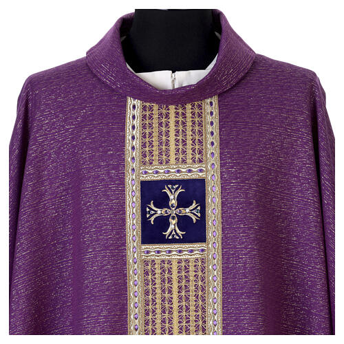 Chasuble gold thread details gold braid trimmings pearls gems 8