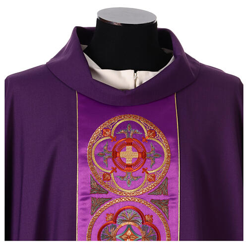 Chasuble with embroidered stole featuring crosses and natural motifs 4