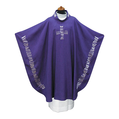 Chasuble brodée avec lignes horizontales asymétriques 11