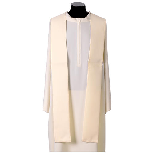 Chasuble with gold thread and cross trimmings 15