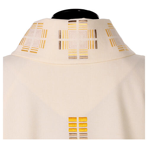 Chasuble with modern geometric patterns in a single colour 8