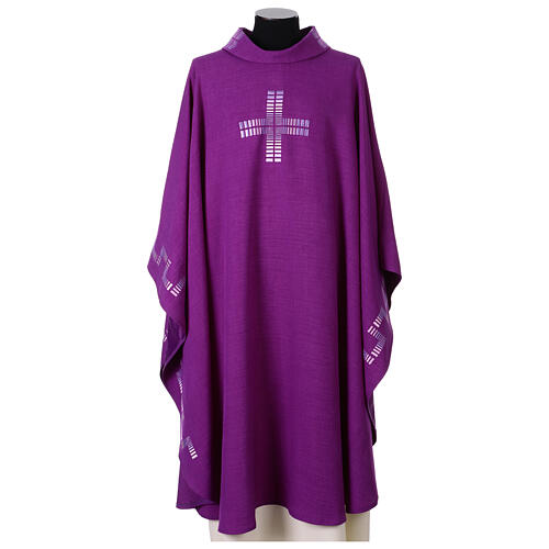 Chasuble with modern geometric patterns in a single colour 10