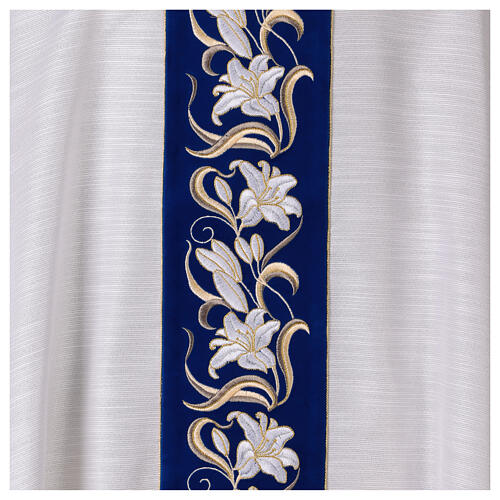 Marian chasuble with lilies on velvet 3