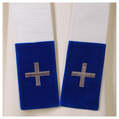 Marian chasuble with lilies on velvet 10