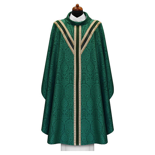 Semi-gothic chasuble with velvet and gold trims 10