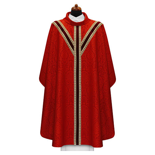 Semi-gothic chasuble with velvet and gold trims 11