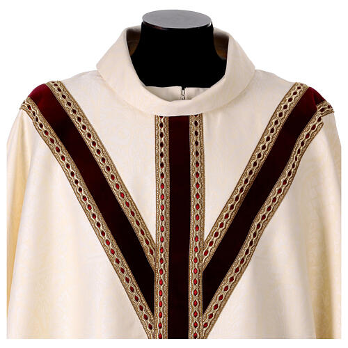 Chasuble semi-gothique galon velours passementerie or 3